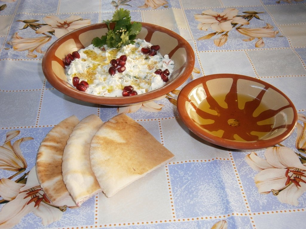 "Labaneh" cu coriandru verde si ardei iute