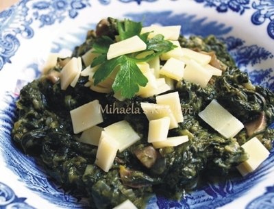Spanac cu ciuperci