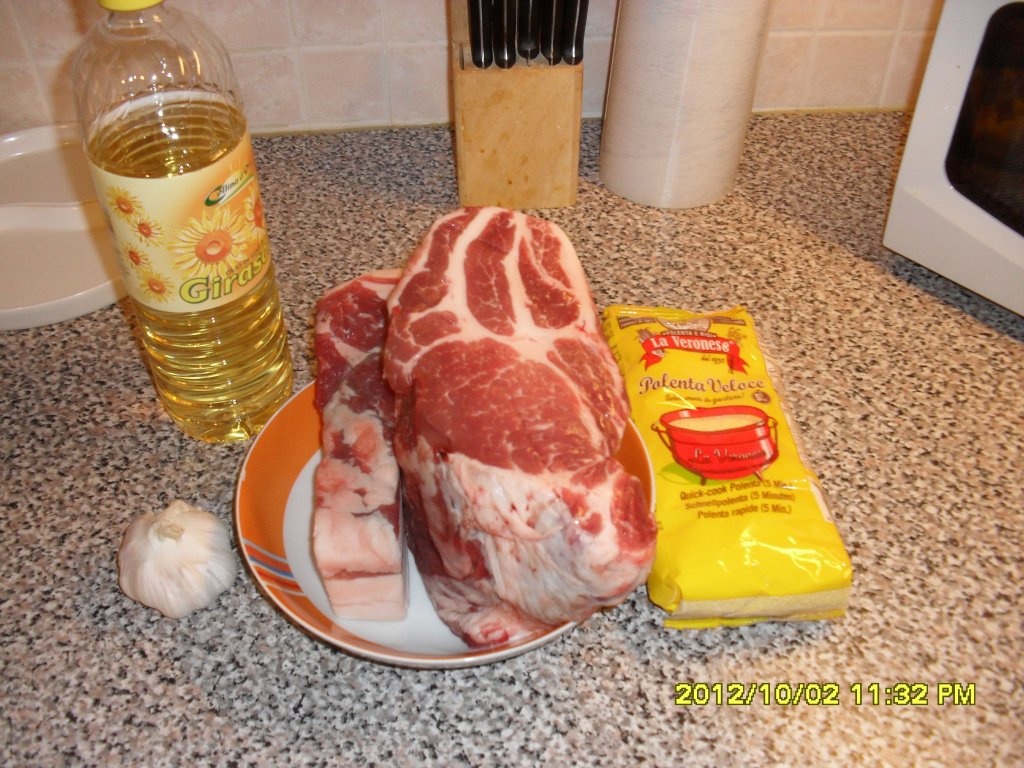 Friptura de porc sau "Pomana porcului",cu mamaliguta