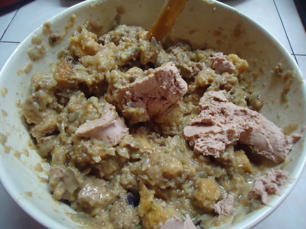 Rulada din ficatei de pui si paine