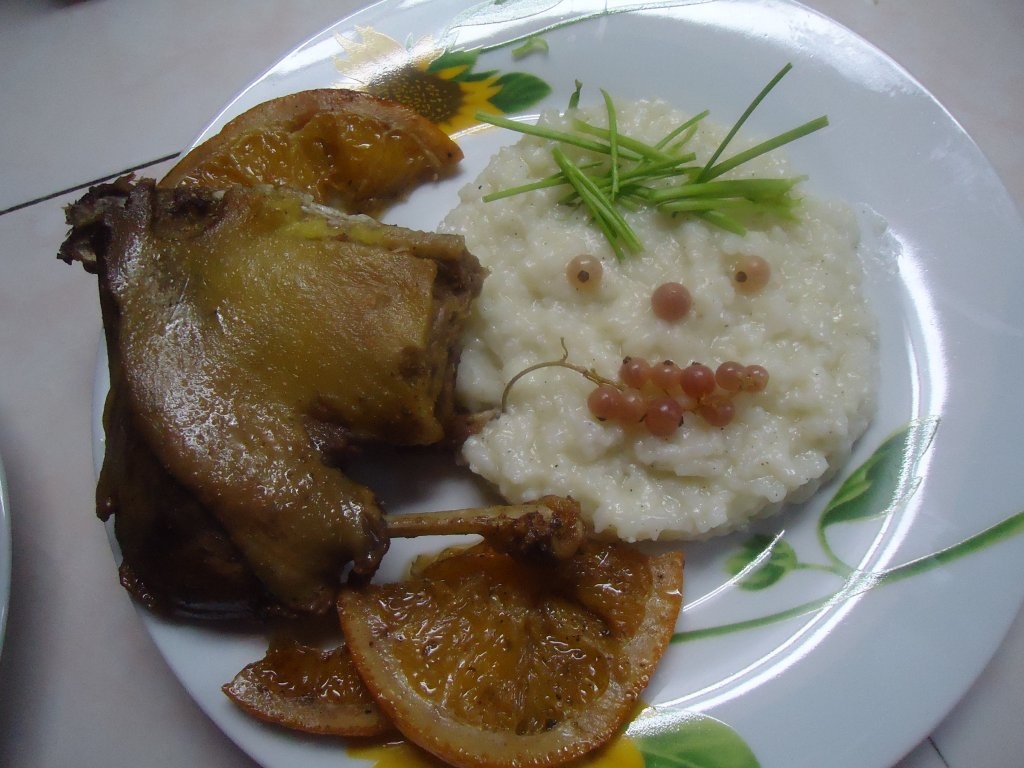 Friptura de rata cu sos de fructe de padure