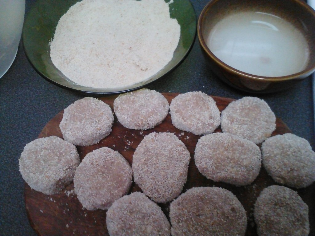 Chiftelute in sos la cuptor