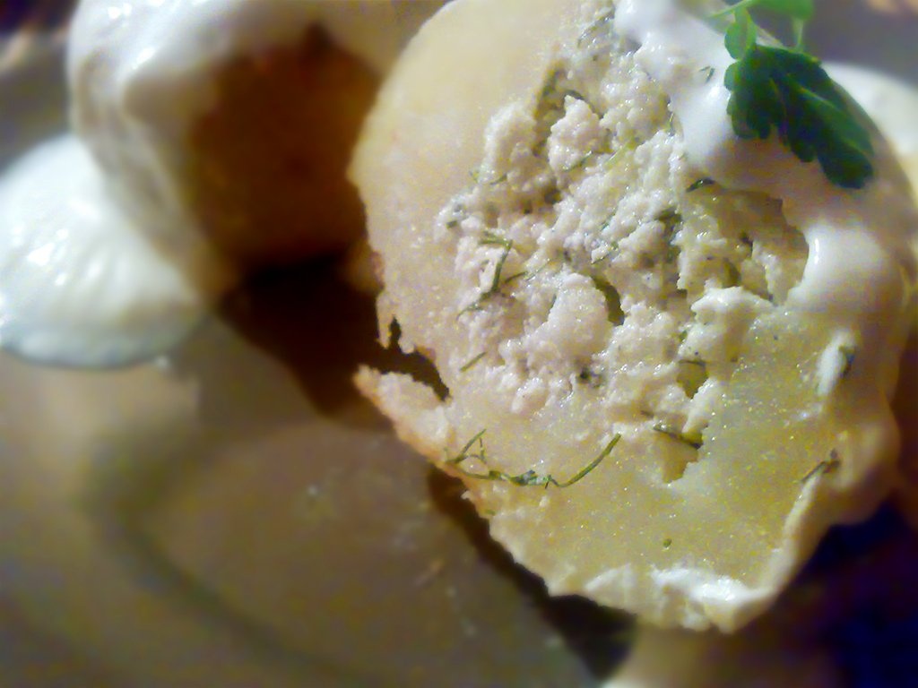 Cartofi la cuptor umpluti cu branza