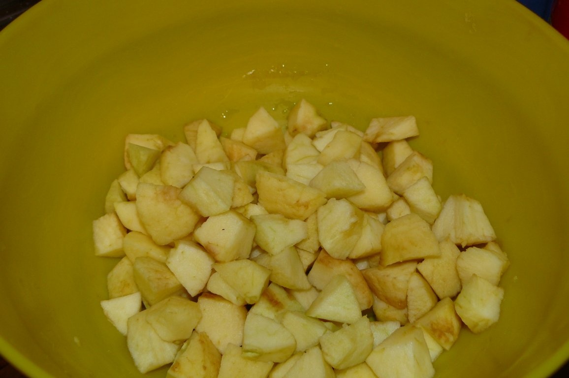 2 prăjituri rapide cu mere sau alte fructe