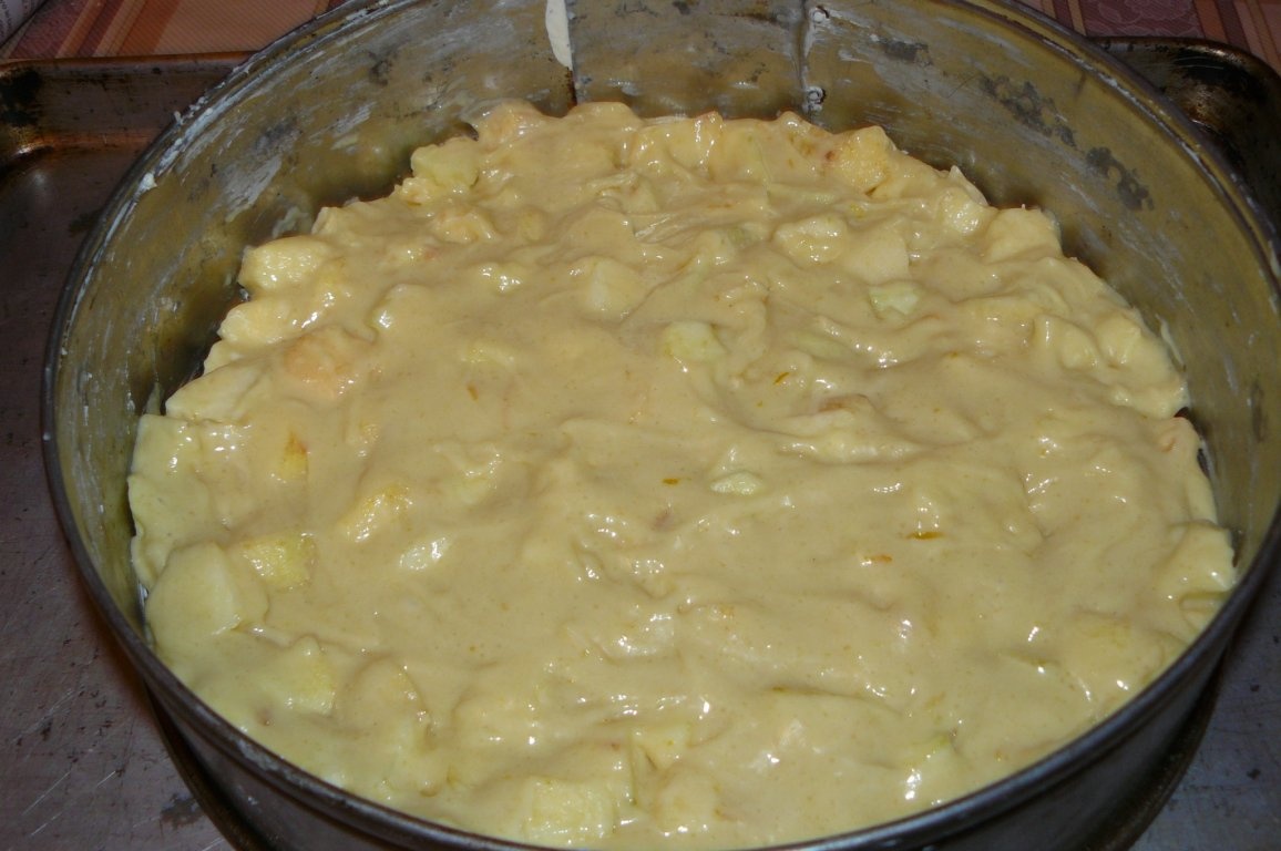 2 prăjituri rapide cu mere sau alte fructe