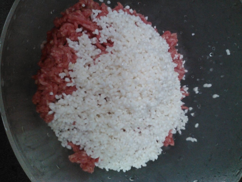 Sarmale in varza murata cu mamaliguta si smintana