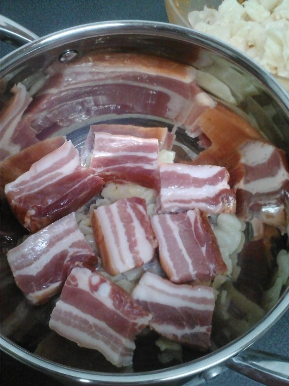 Sarmale in varza murata cu mamaliguta si smintana