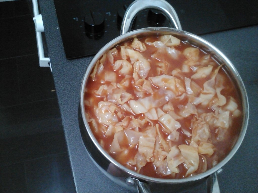 Sarmale in varza murata cu mamaliguta si smintana