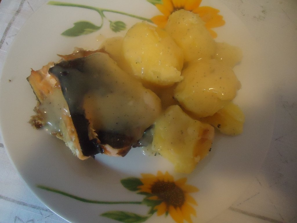 Somon la tigaie cu sos de susan