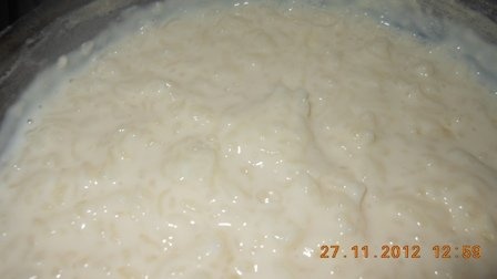 Orez cu lapte cu topping de portocale