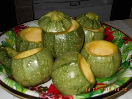 Dovlecei rotunzi umpluti cu carne