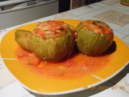 Dovlecei rotunzi umpluti cu carne