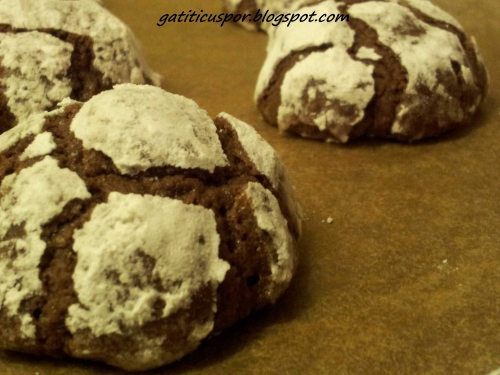 Chocolate crinkles
