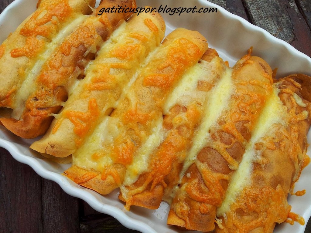 Clatite cu pui si ciuperci in sos bechamel