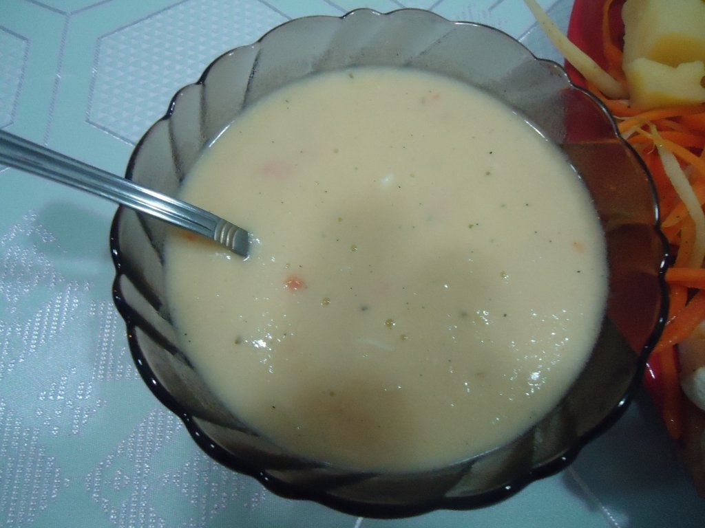 Cotlet de porc cu garnitura si sos