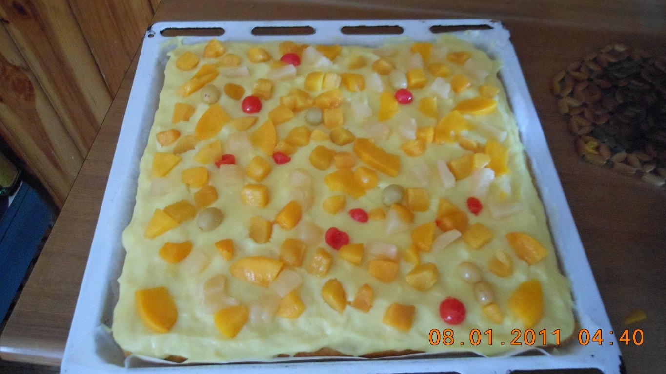 Prajitura cu crema si fructe