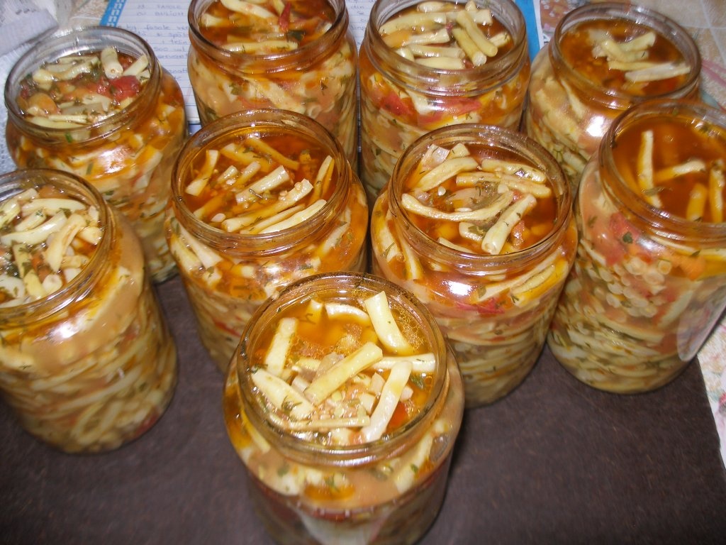 Fasole verde la borcan