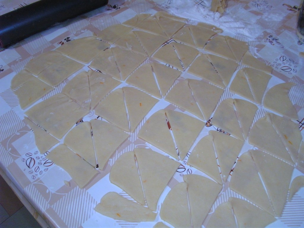 Cornulete cu gem de prune