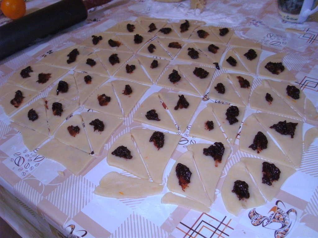 Cornulete cu gem de prune