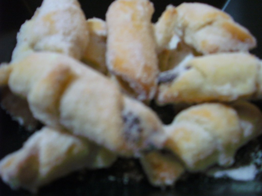 Cornulete cu gem de prune