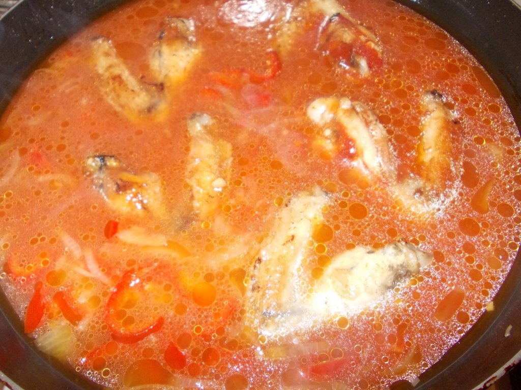 Tocanita cu aripioare de pui