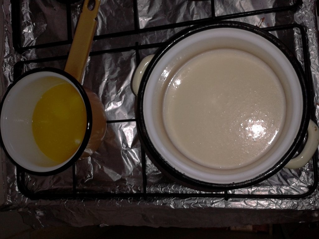 Cozonac cu nuca si stafide