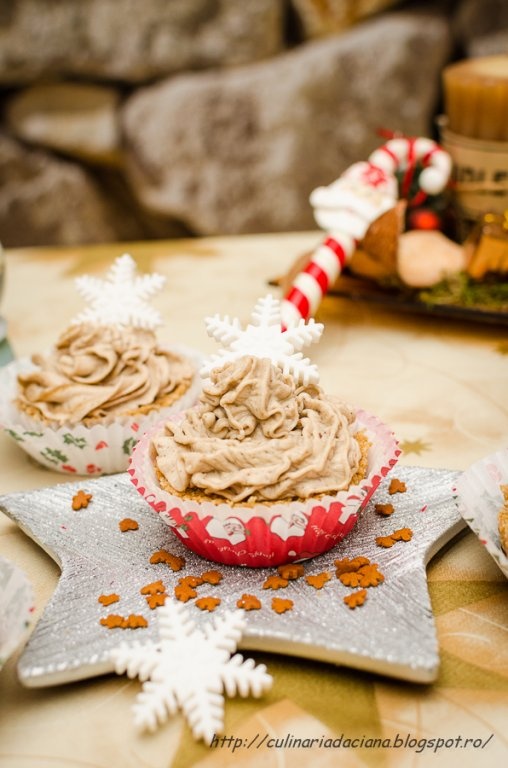 No-bake cupcake cu glazura de pireu de castane