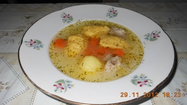 Supa de pui cu galuste