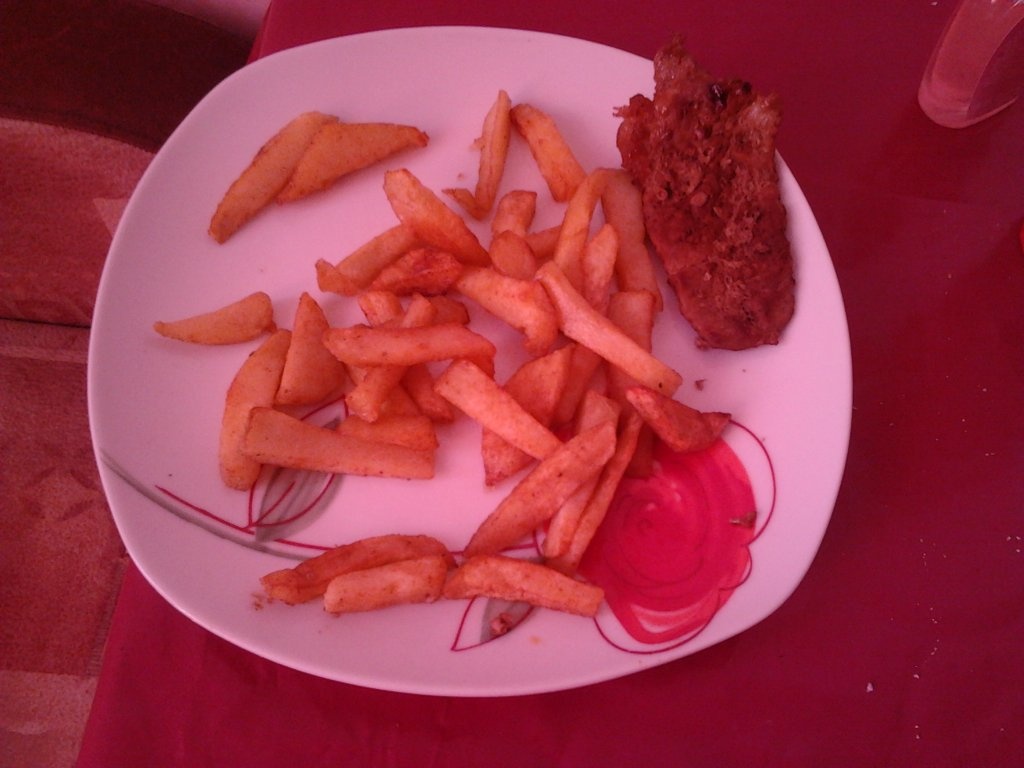 Cartofi prajiti cu boia si usturoi