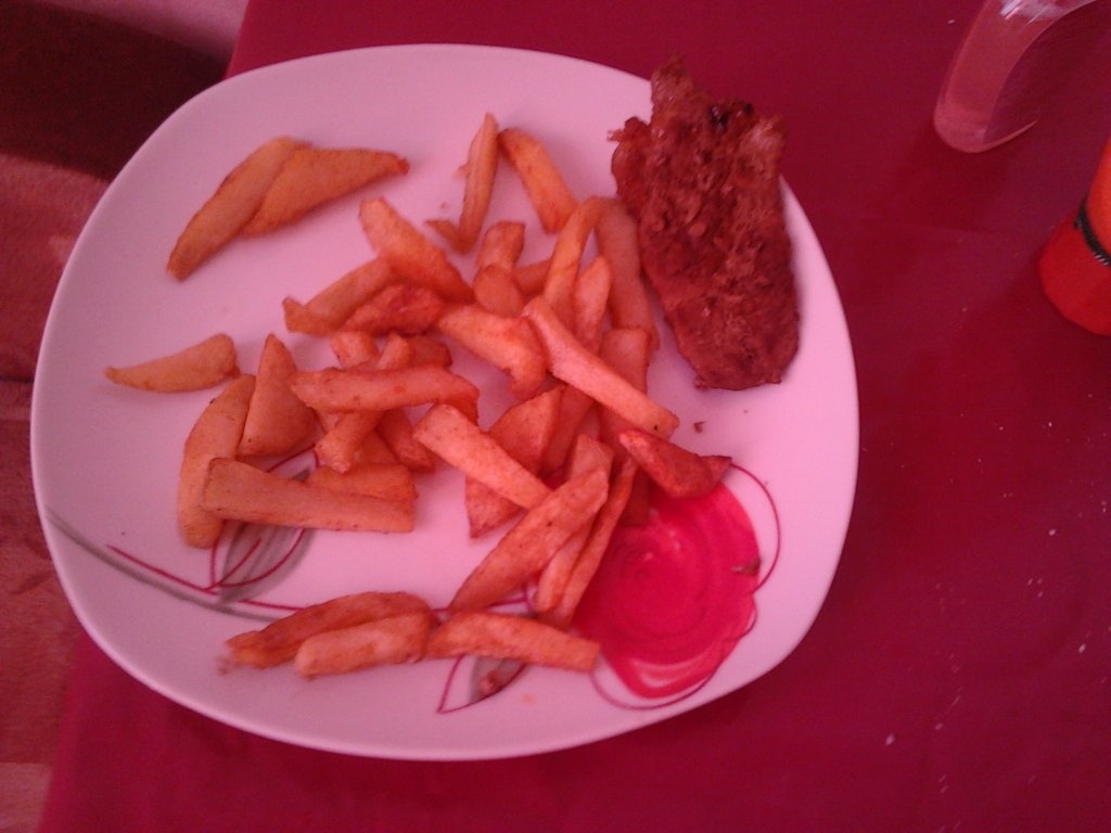 Cartofi prajiti cu boia si usturoi