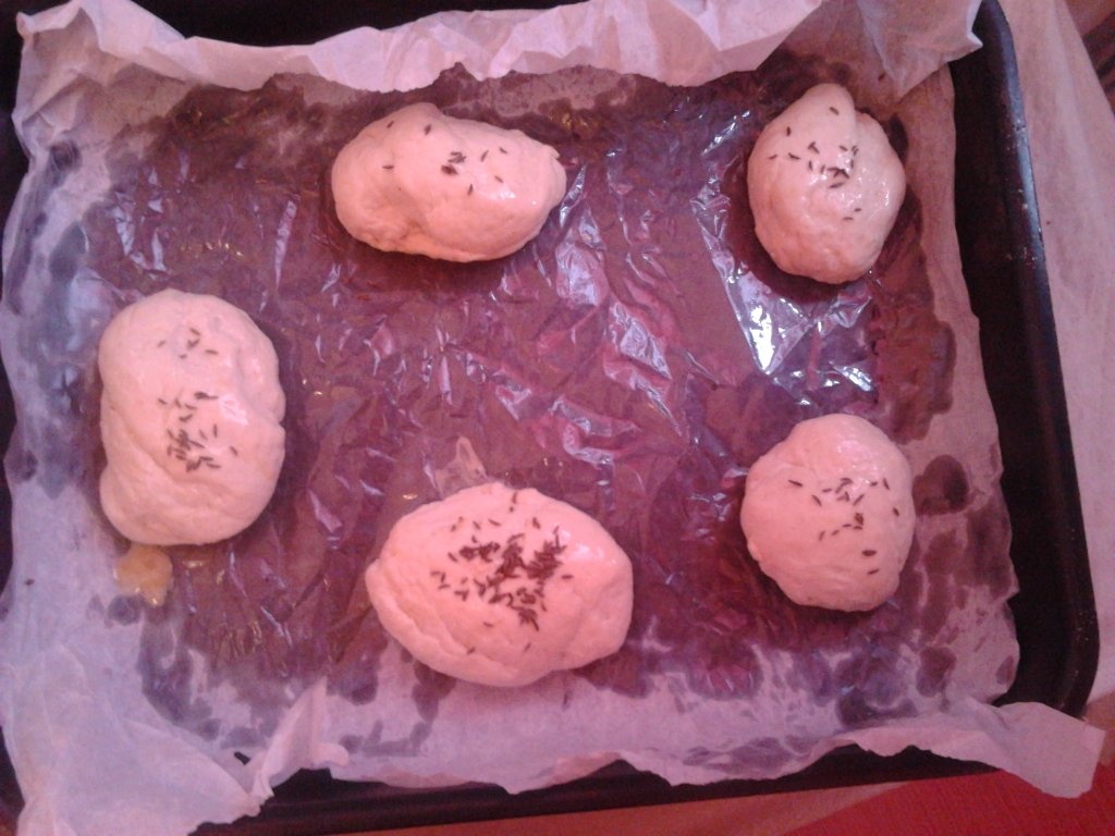 Chifle cu branza dulce si chimion