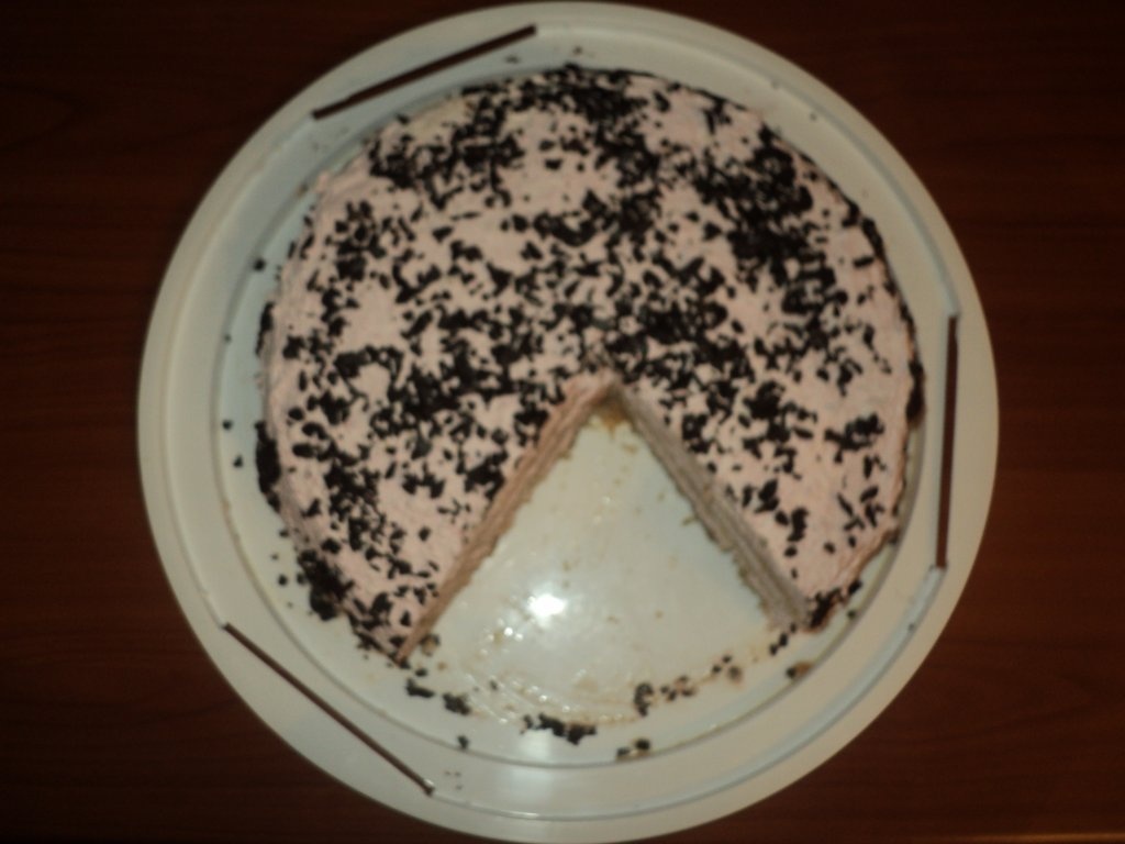 Tort cu frisca si zmeura