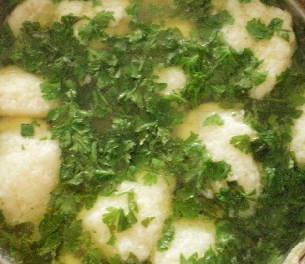 Supa de pui cu galuste