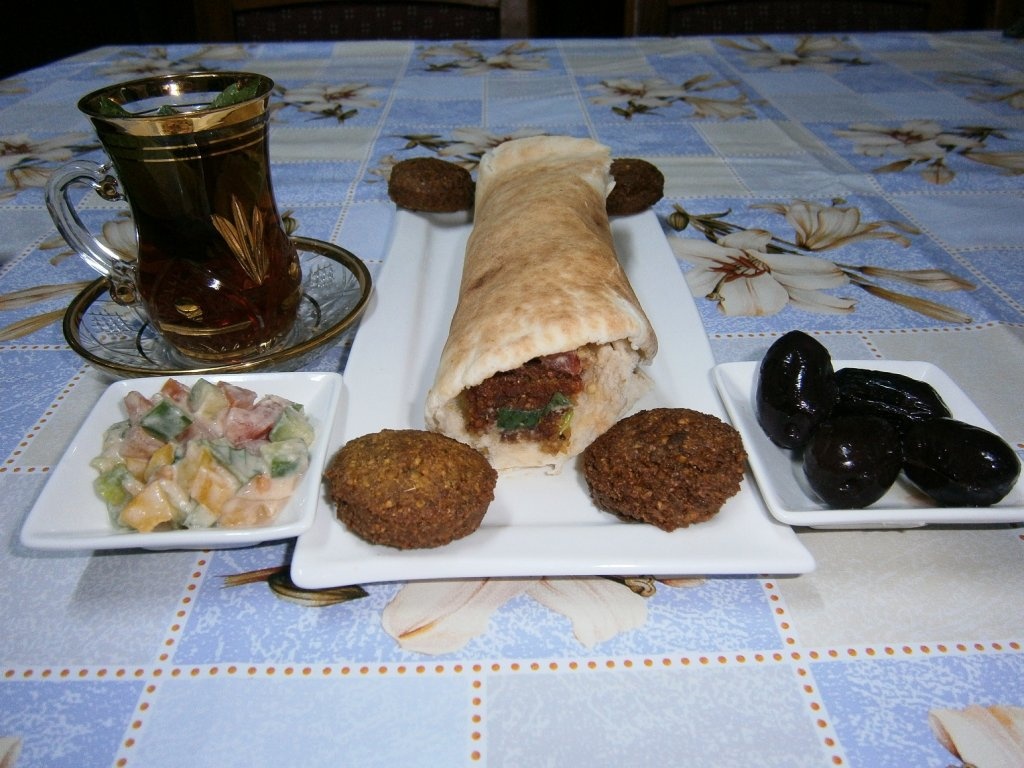 Sandvici cu falafel