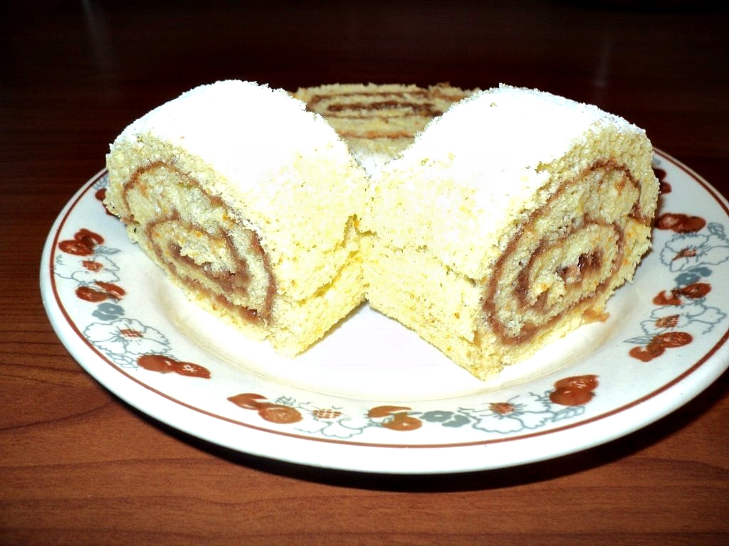 Cea mai simpla reteta de rulada cu mere – un desert delicios, rapid si usor de preparat