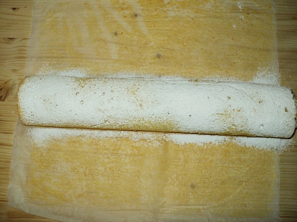 Cea mai simpla reteta de rulada cu mere – un desert delicios, rapid si usor de preparat