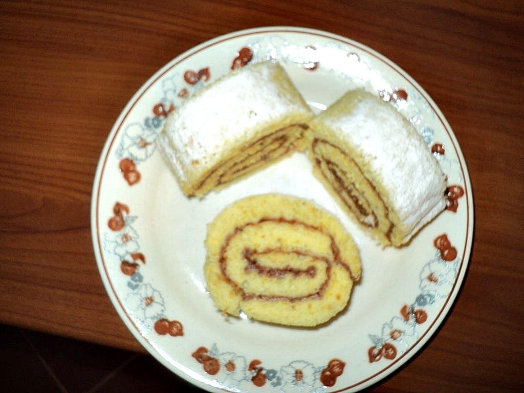 Cea mai simpla reteta de rulada cu mere – un desert delicios, rapid si usor de preparat