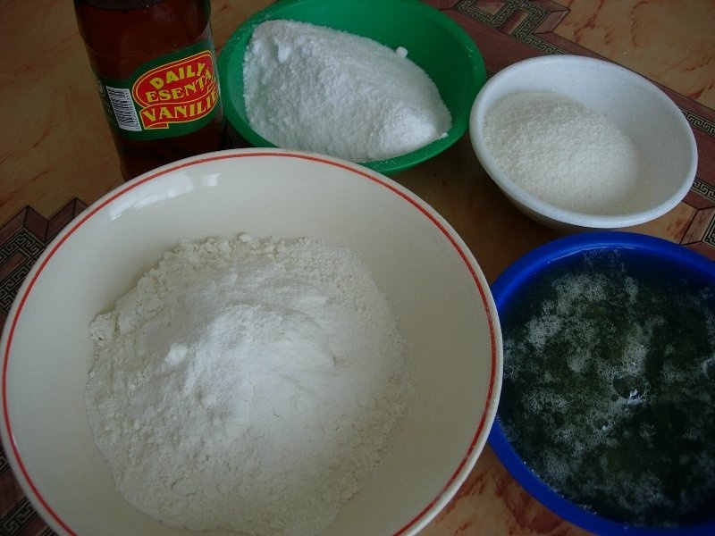 Briose din albus cu dulce de leche