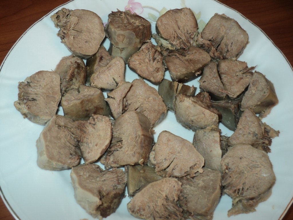 Limba de porc cu masline