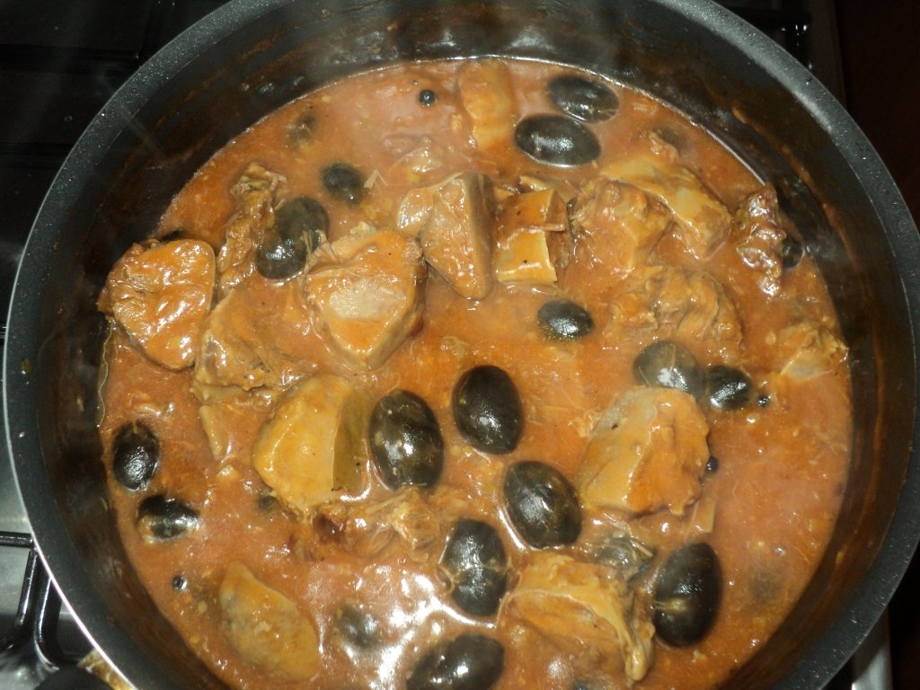 Limba de porc cu masline