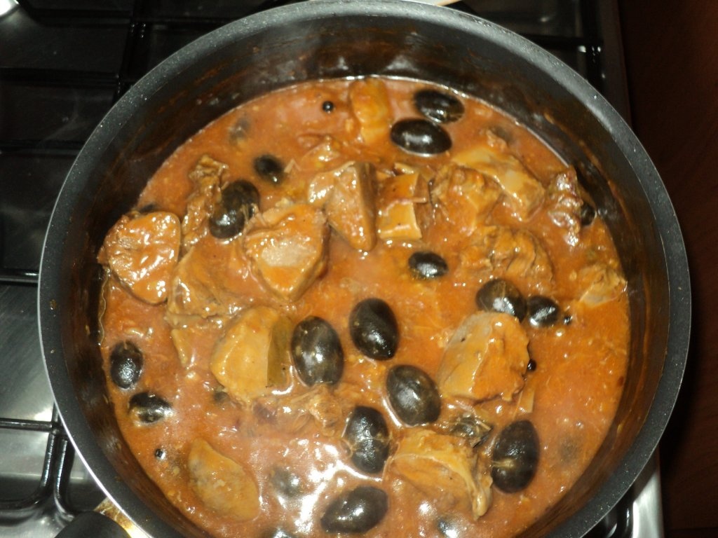 Limba de porc cu masline