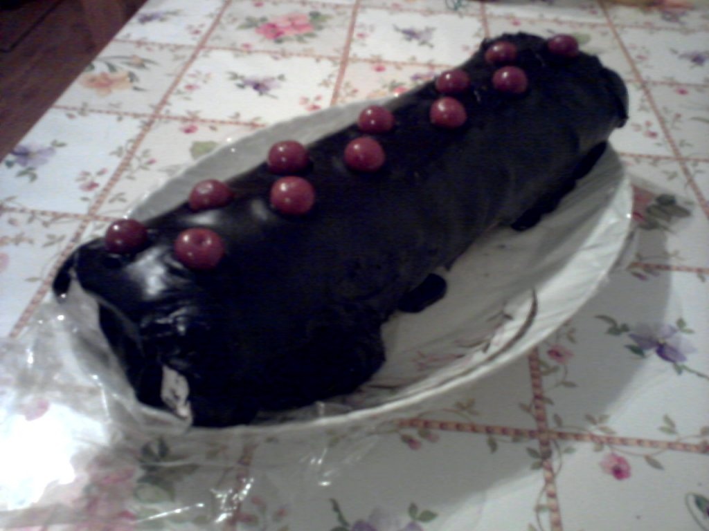 Rulada cu visine, frisca si ciocolata