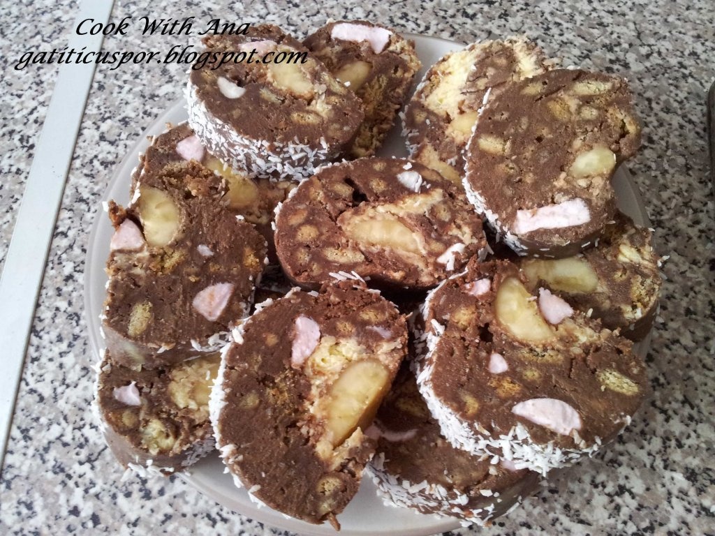 Salam de biscuiţi reţetă cu banane