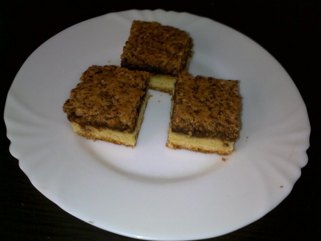 Prajitura cu gem si crema de nuci