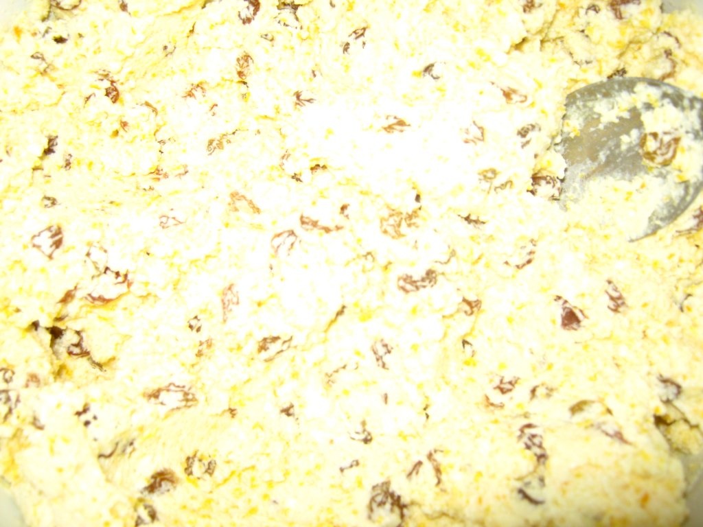 Clatite cu branza dulce si stafide