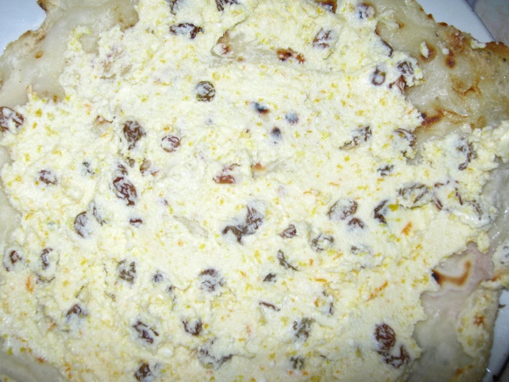 Clatite cu branza dulce si stafide