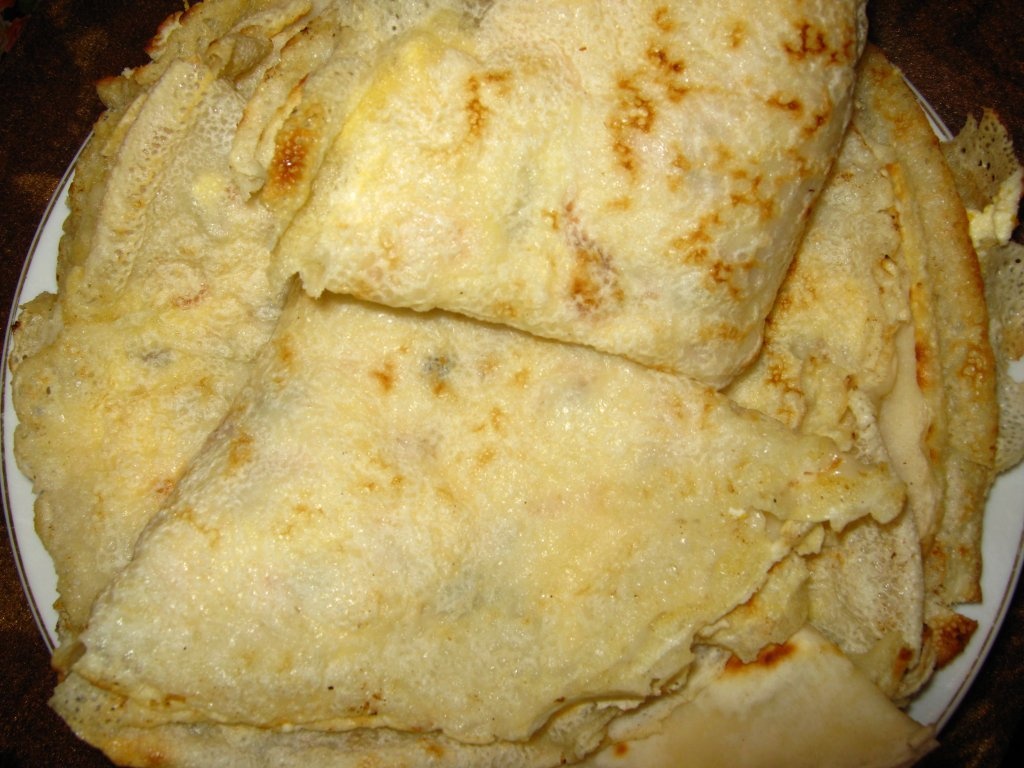 Clatite cu branza dulce si stafide