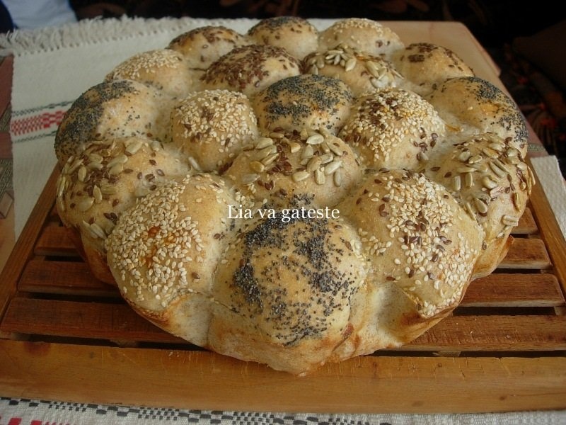 Paine"floare" cu tarate si seminte