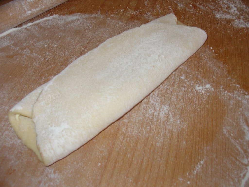 Strudel cu mere impletit