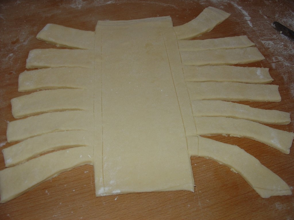 Strudel cu mere impletit